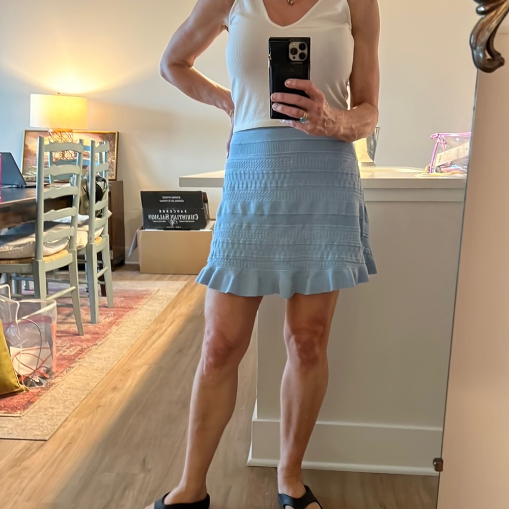 Lucy, Paris skirt